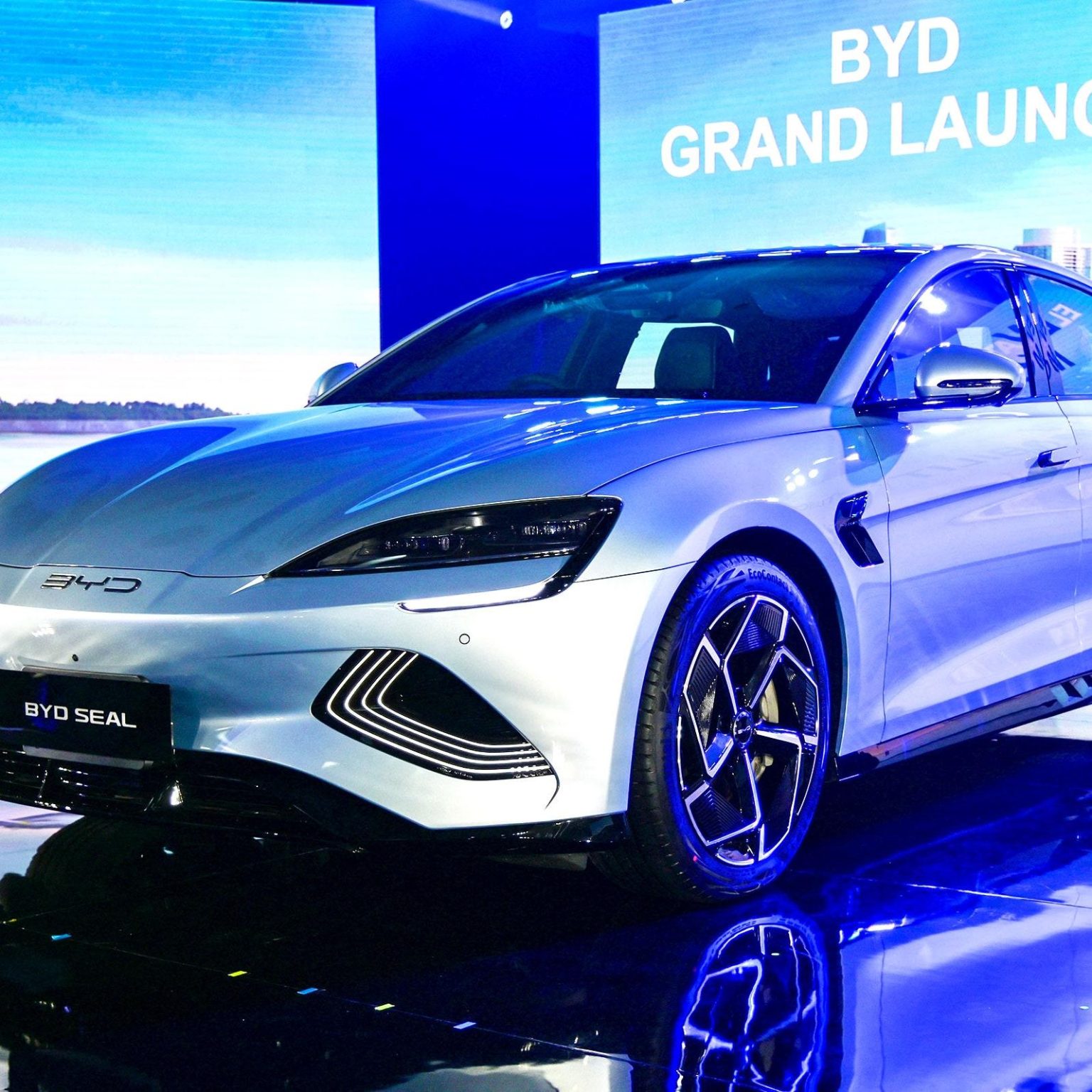 Chinese Cars: Revolutionizing the Global Automotive Market Chinese Cars: Revolutionizing the Global Automotive Market