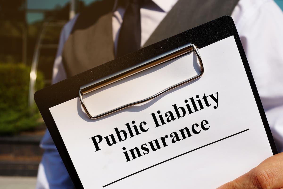 Understanding the Key Differences Between Public and Private Insurance