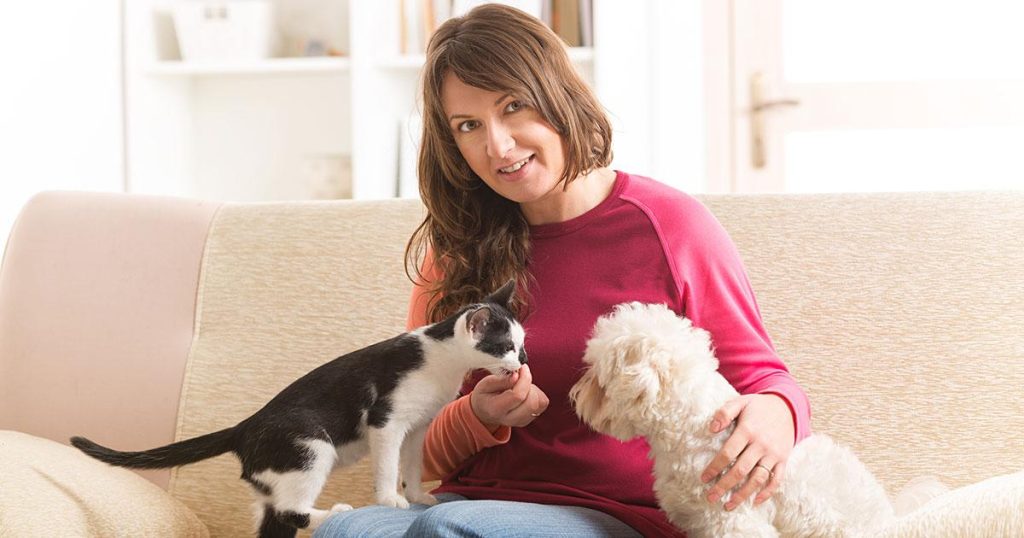 Welcoming a New Pet: Steps to a Smooth Home Introduction Welcoming a New Pet: Steps to a Smooth Home Introduction